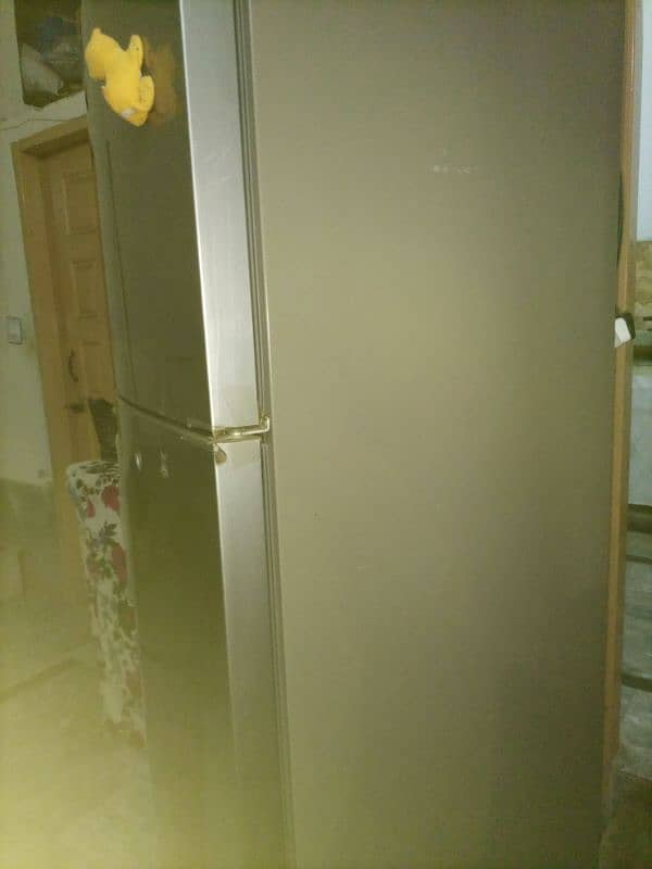 Refrigerator in Good Condition 6