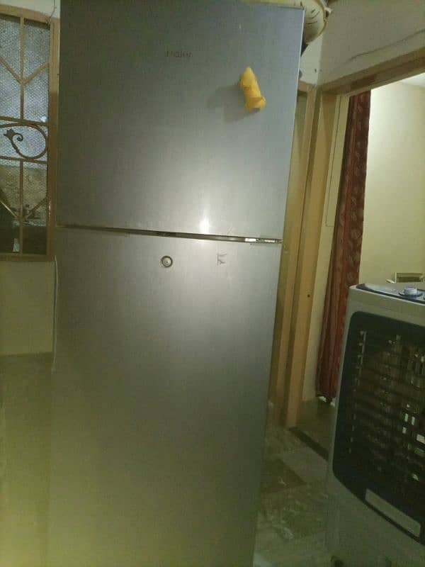 Refrigerator in Good Condition 7