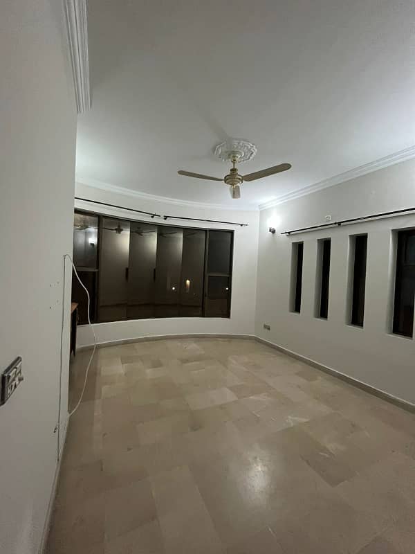 3 bedroom with separate Gate Akbar portion for rent neat and clean demand 150000 6