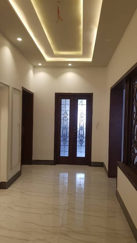 2 Kanal Dubble storey house available for sale in college Road Lahore 1