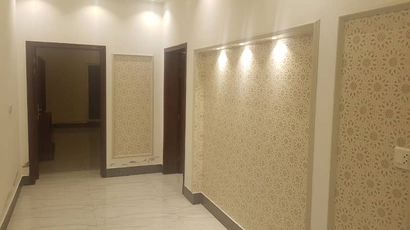 2 Kanal Dubble storey house available for sale in college Road Lahore 19