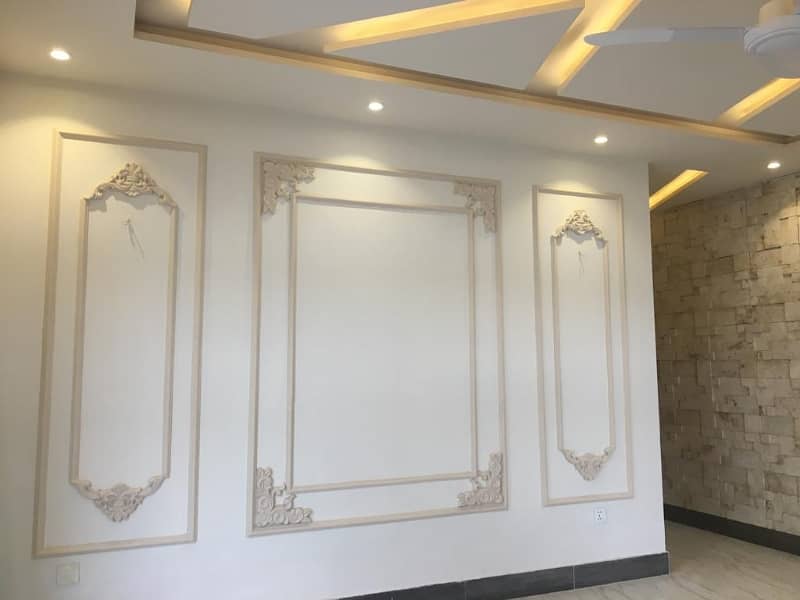 2 Kanal Dubble storey house available for sale in college Road Lahore 25