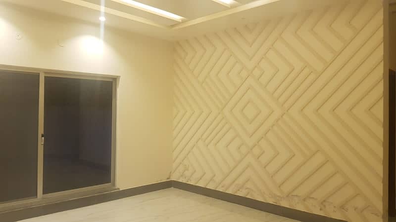 2 Kanal Dubble storey house available for sale in college Road Lahore 37