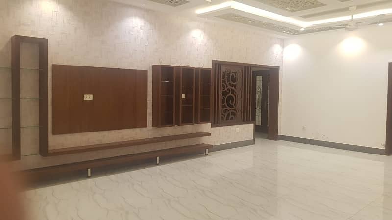 2 Kanal Dubble storey house available for sale in college Road Lahore 43