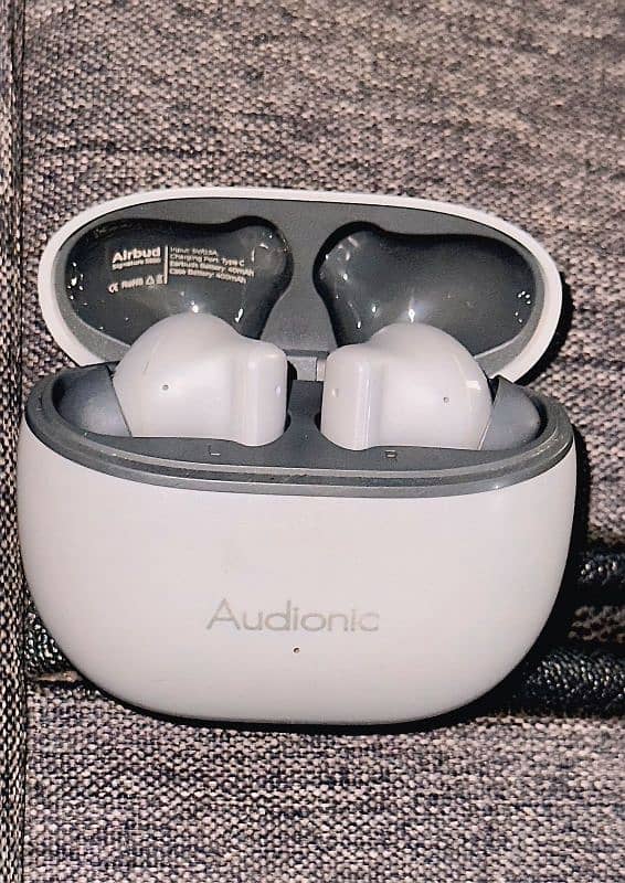 Audionic Signature 650 Lush Condition 0