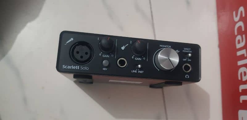 Scarlett Focusrite Solo Studio Bundle 2nd Gen 8