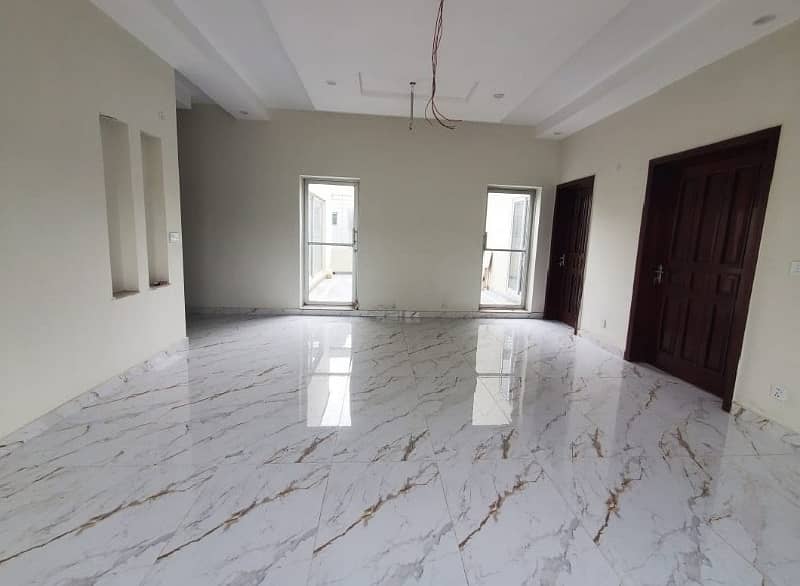 Majestic And Affordable 1 Kanal Upper Portion For Rent In DHA Phase 1,Block N, Lahore. 2