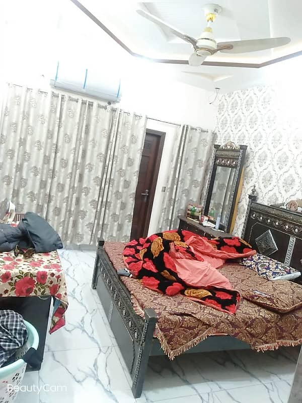 Vip beautiful 6 marla upper portion is available for rent in sabzazar lhr 3