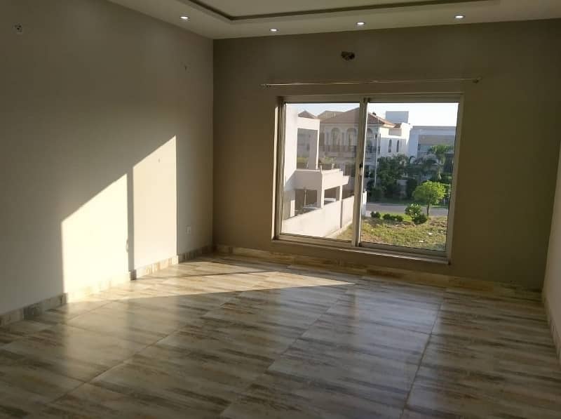 Majestic And Affordable 1 Kanal Upper Portion For Rent In DHA Phase 3,Block W, Lahore. 2