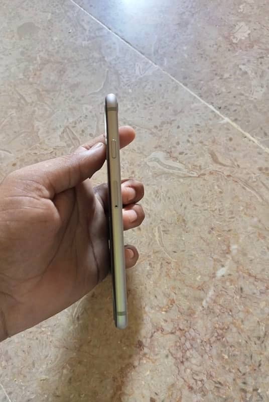 iphone 6s 32 gb 10/10 condition 2