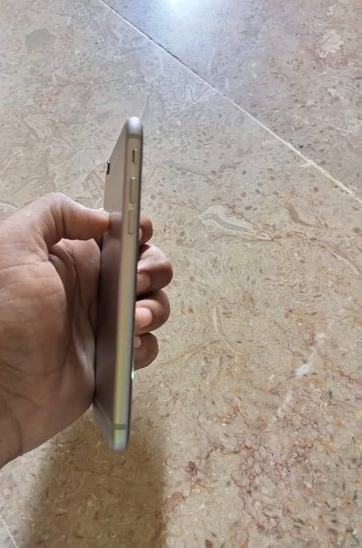 iphone 6s 32 gb 10/10 condition 5