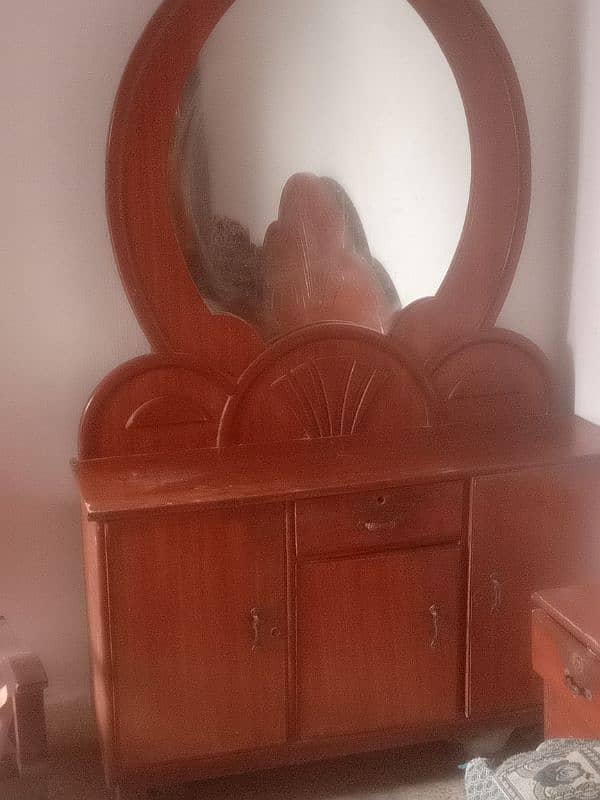 dressing  table 3