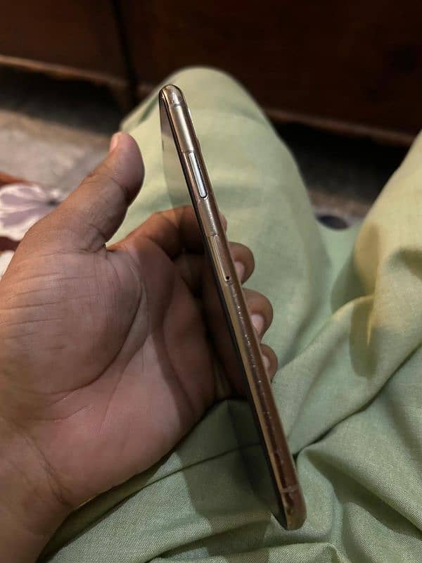 iPhone xs max non pta 4