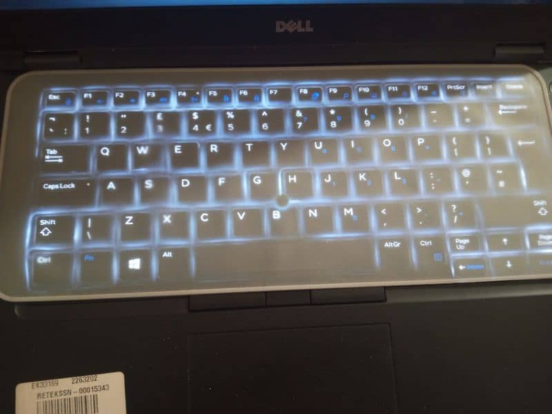 Dell latitude core i5 generation 6, 8-256 ram with SSD for sale 6