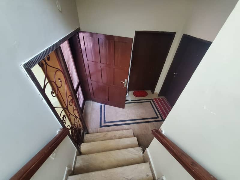 Majestic And Affordable 10 Marla Upper Portion For Rent In DHA Phase 1,Block J, Lahore. 9