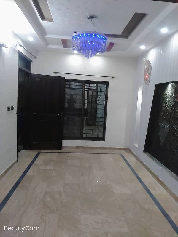 Vip beautiful 6 marla upper portion is available for rent in sabzazar lhr 5