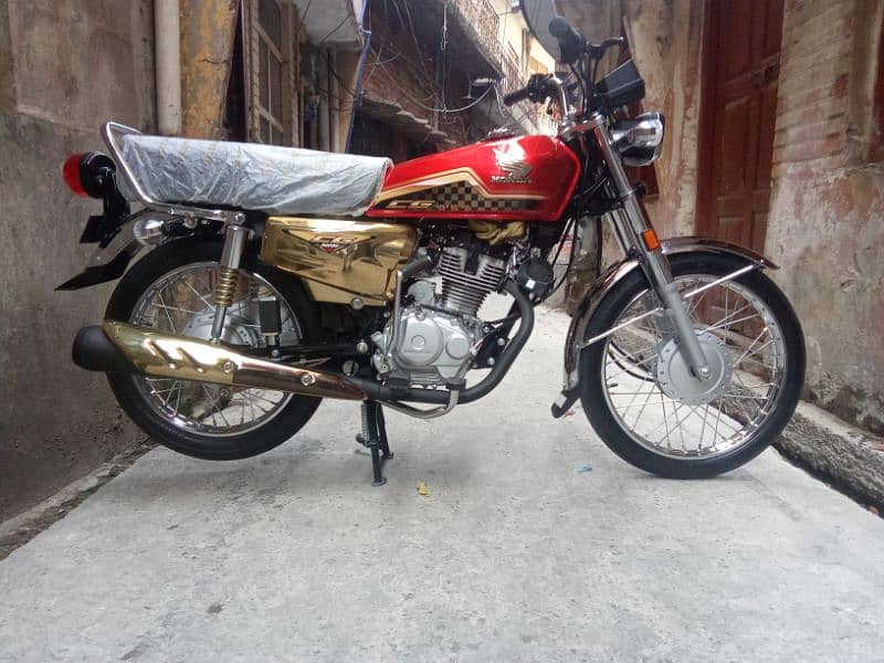 Honda CG 125s Gold Edition 2024 1