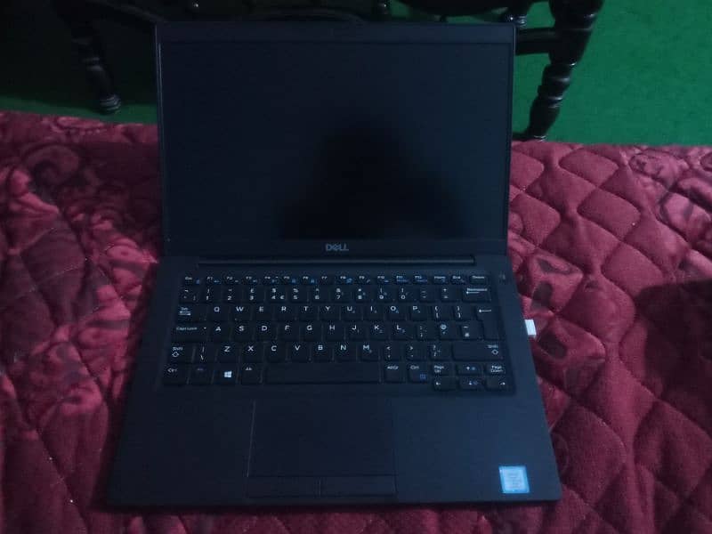 Dell Latitude e7390 | Core i5 8th gen vpro 8gb ddr4 ram 236gb SSD Nvme 0