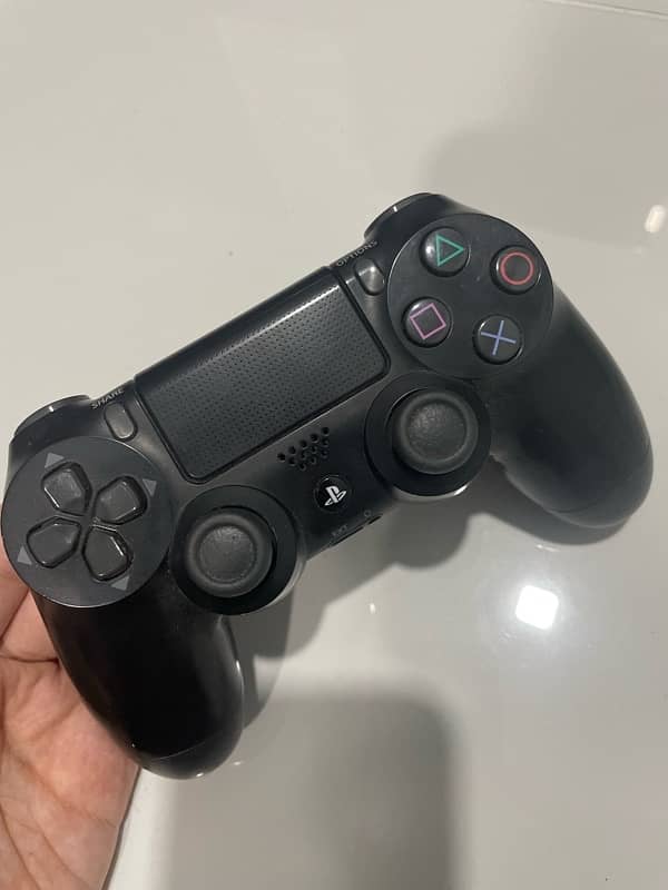 PS4 Controller 1