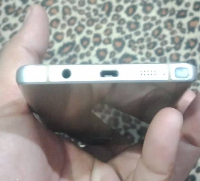 Fresh Mobile orignal condition 100% original Samsung no fault OK fresh 4