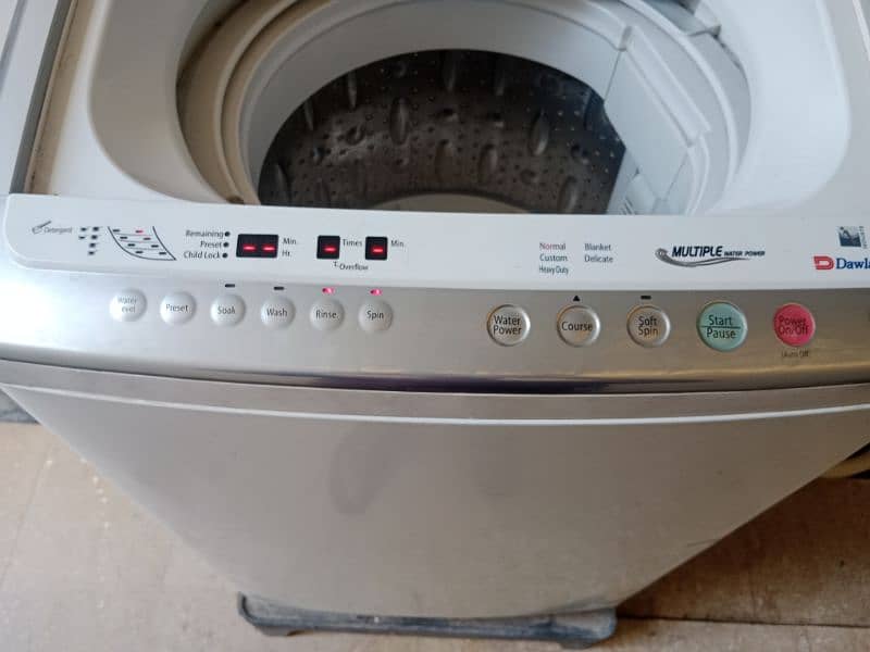 Dawlance Automatic Washing machine. 3