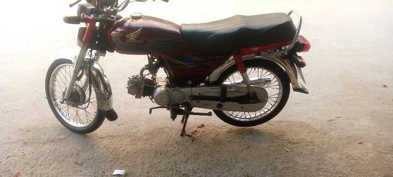 Honda bike 2020/2021 model good condition for sale 03087640682 0