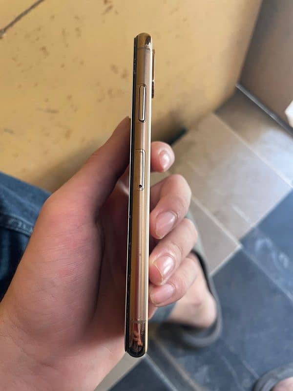 IPHONE XS 7