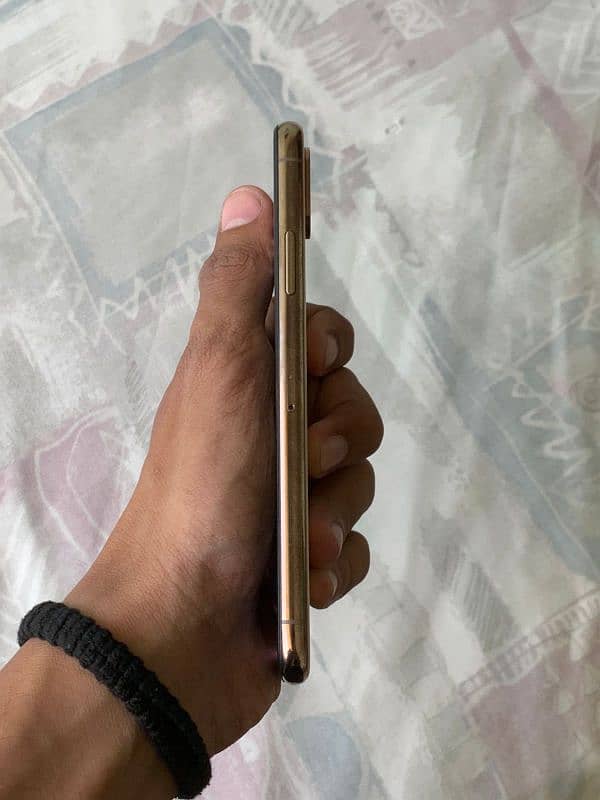 iphone xs 256 gb golden 6