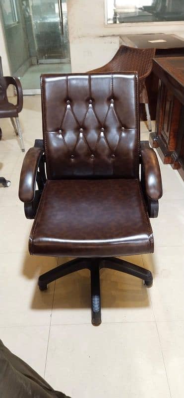 Vip office revolving boss chair available h with cash on delivery . 8