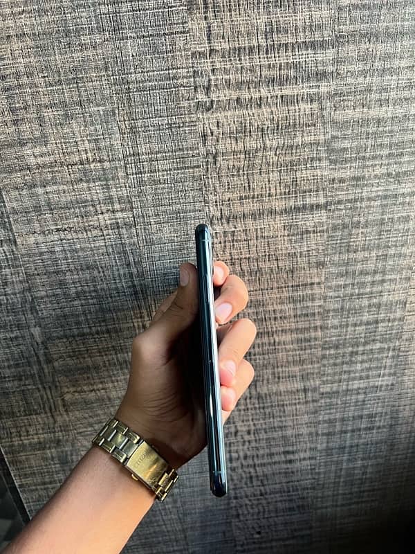 iphone 11 pro max 256 Gb Factory 3