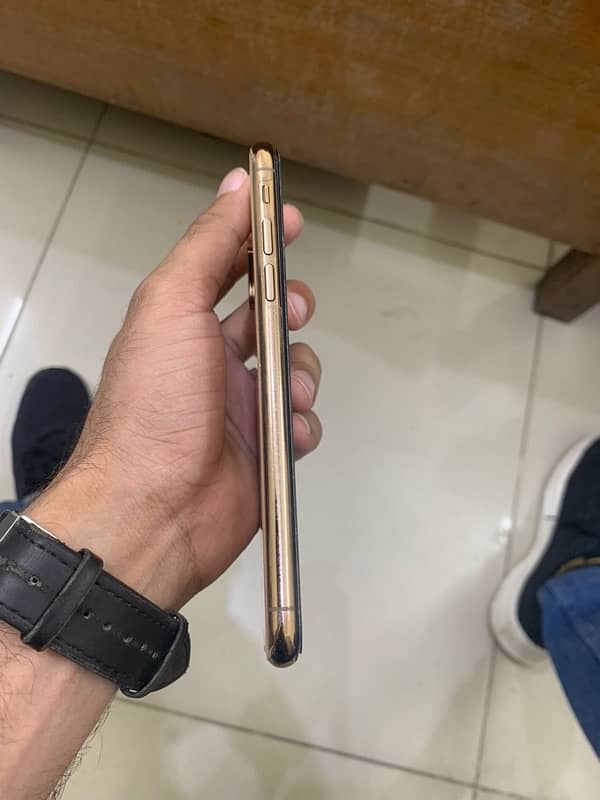 Iphone xs PTA approved 64gb With Box 2