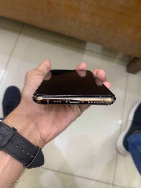 Iphone xs PTA approved 64gb With Box 3