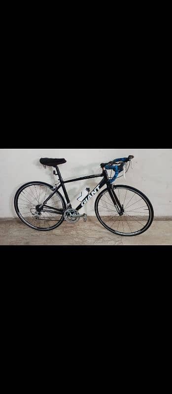 Japanese giant road bike in good condition 1