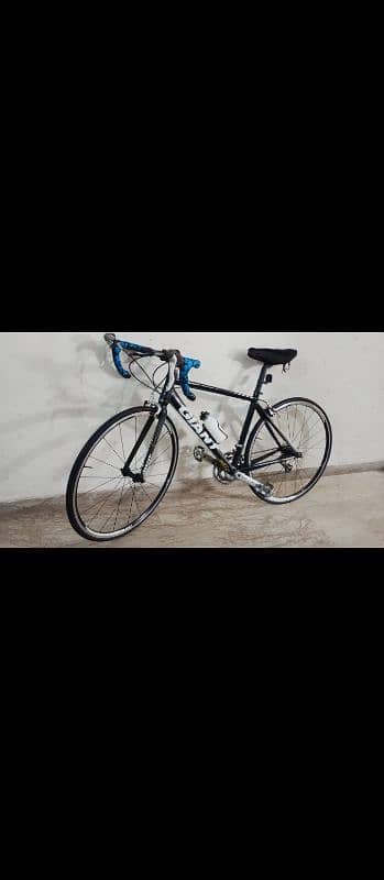 Japanese giant road bike in good condition 2