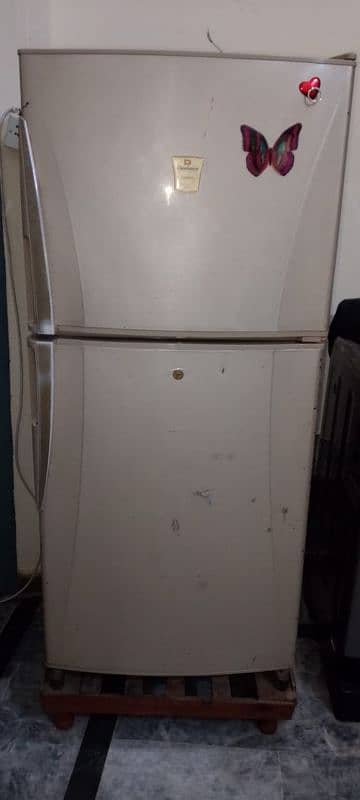 Dawlance Medium Size fridge 0