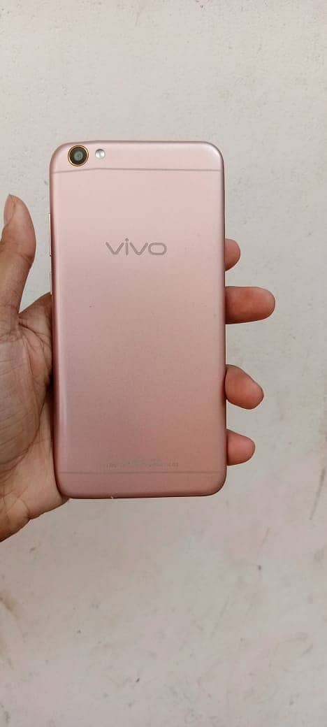 Vivo Y67/ 6 128 6