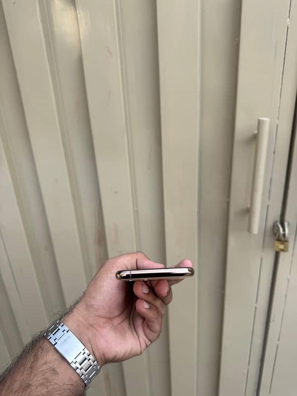 Iphone 11 pro (256 GB) factory unlock 4