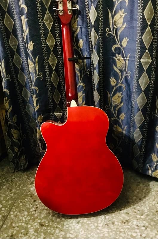 I’m selling a used guitar 2