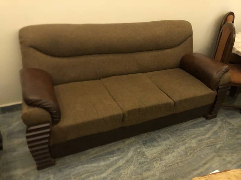 5 Seater Sofa for sale (Urgent) Serious buyers only 1