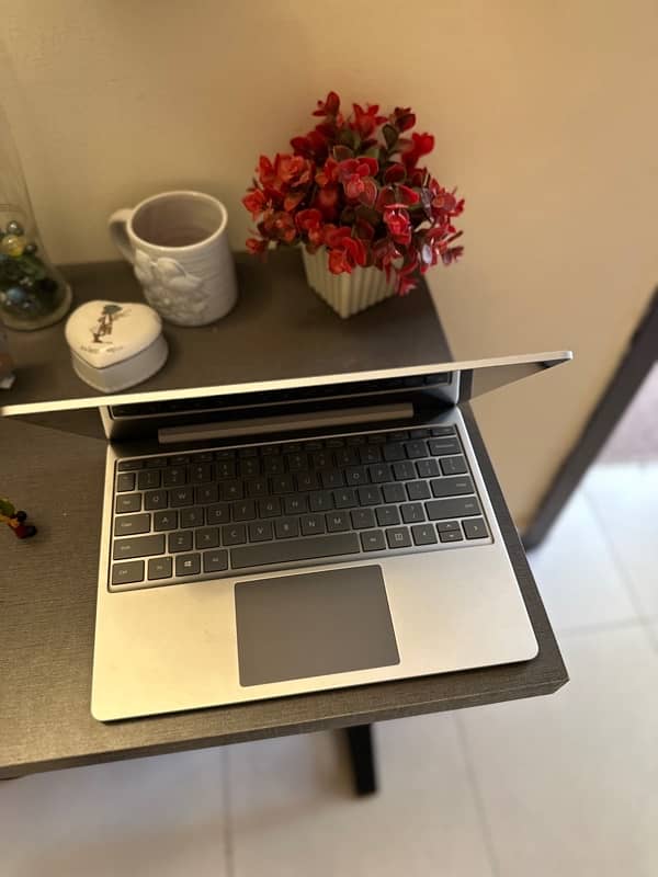 surface laptop go i5 10th gen 5