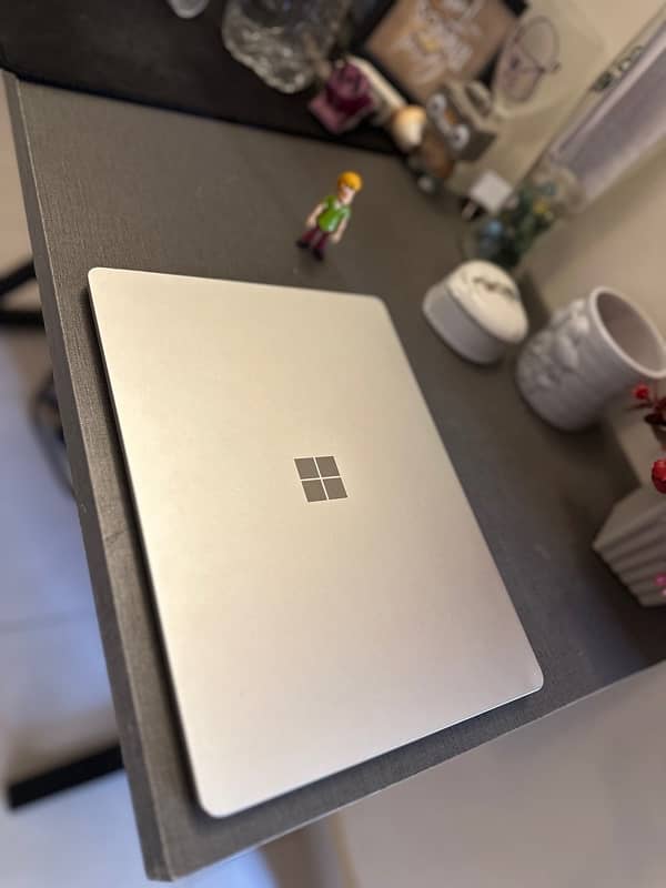 surface laptop go i5 10th gen 8