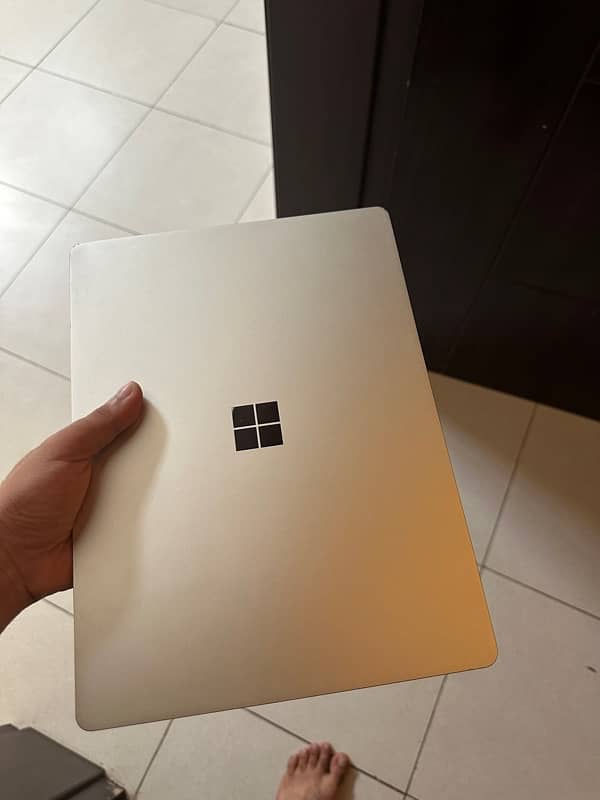 surface laptop go i5 10th gen 10