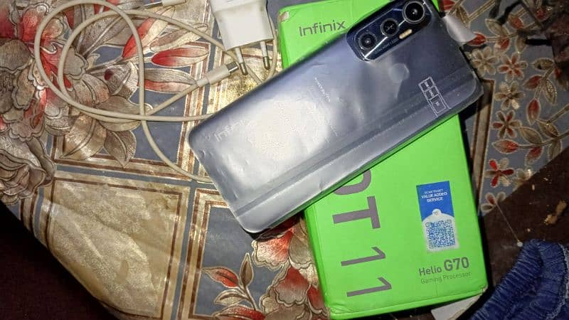 Infinix hot 11 4gb 128gb complete box 0