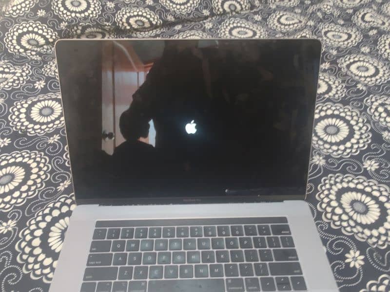 Macbook pro 2018 15" 1