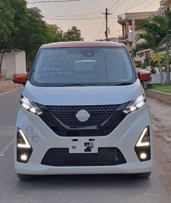 Nissan Dayz Highway Star 2021 Model- Two tone ( S-Hybrid ) 0