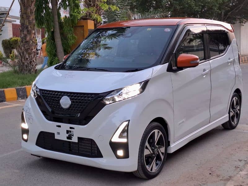 Nissan Dayz Highway Star 2021 Model- Two tone ( S-Hybrid ) 6