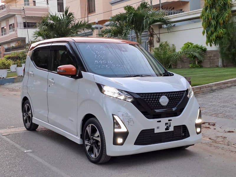 Nissan Dayz Highway Star 2021 Model- Two tone ( S-Hybrid ) 7