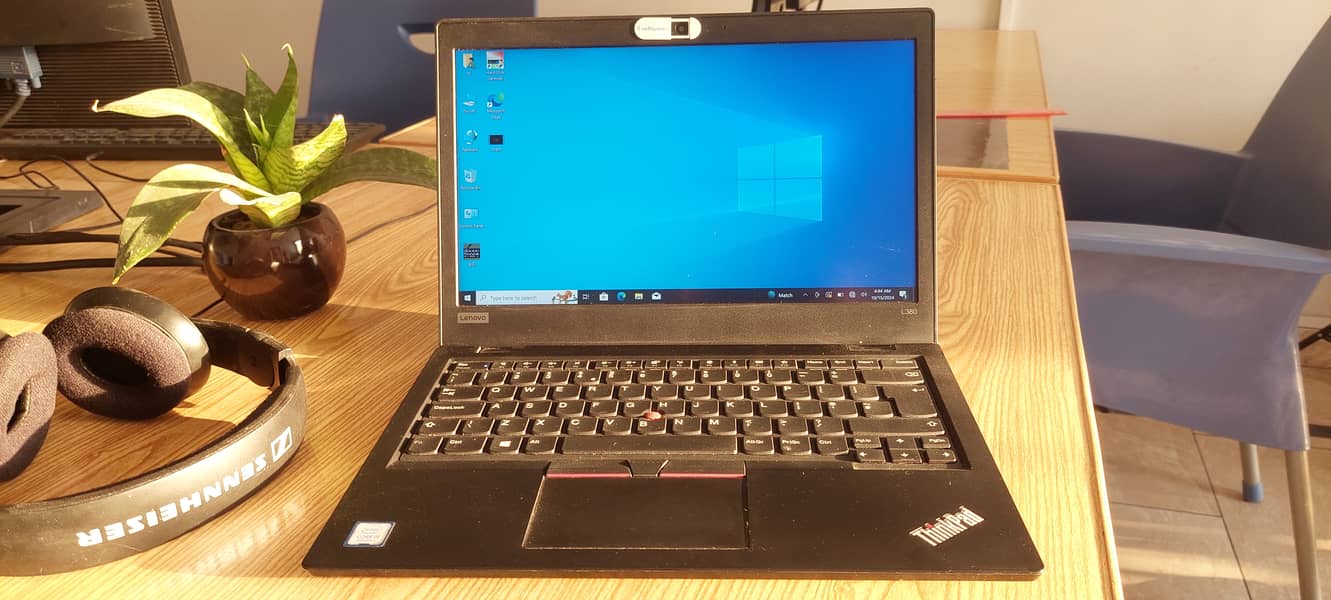 Lenovo L380 touch screen i5 8th gen new condition 3