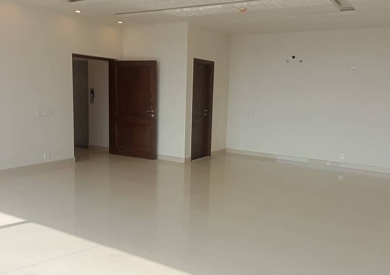 4 Marla 3rd commercial floor very near to DHA complex availble for rent 7