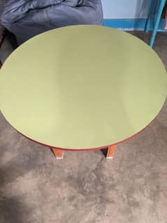 Round Table (Imported Wood Quality)